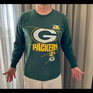 Vintage No Huddle Green Bay Packers Long Sleeve Size Large L NFL Green T-Shirt.
